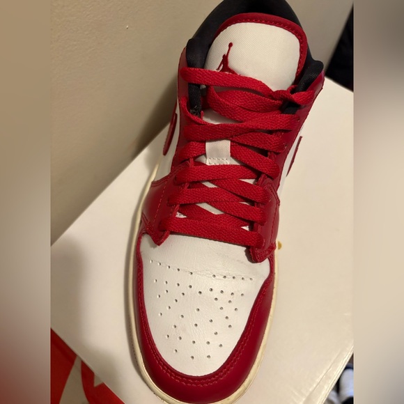Nike Air Jordan 1 Low “Chicago” White Red Black Sneakers Women 9 men 7.5 - Picture 2 of 6